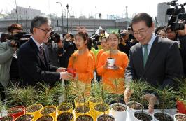 산림청장-서울시장 국민과 함께하는 내나무 갖기 한마당 행사 참여