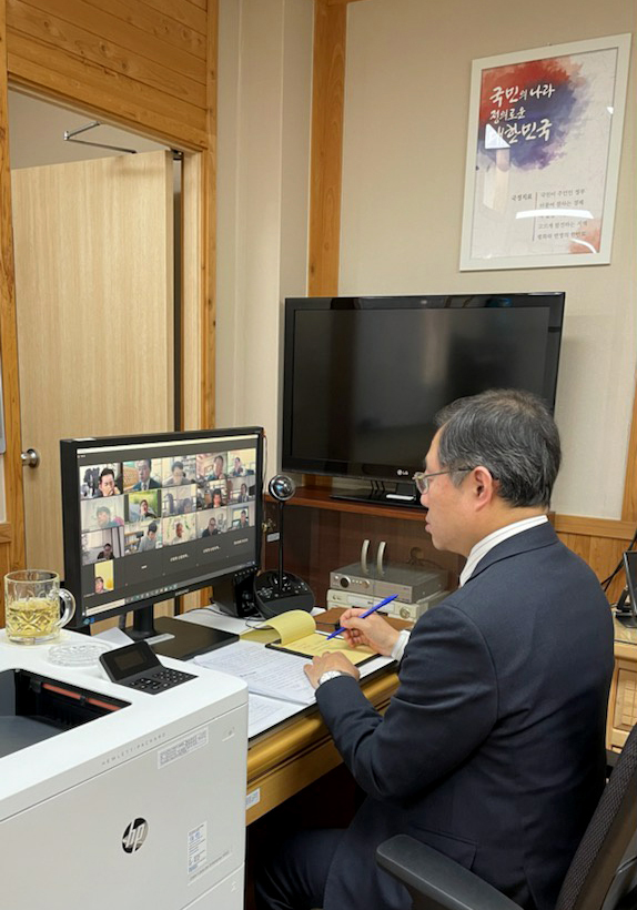 �긲�ι� ź���߸��� �ĸ��� ���濡 �Τ����� �Ӹ� �´� �̹���2