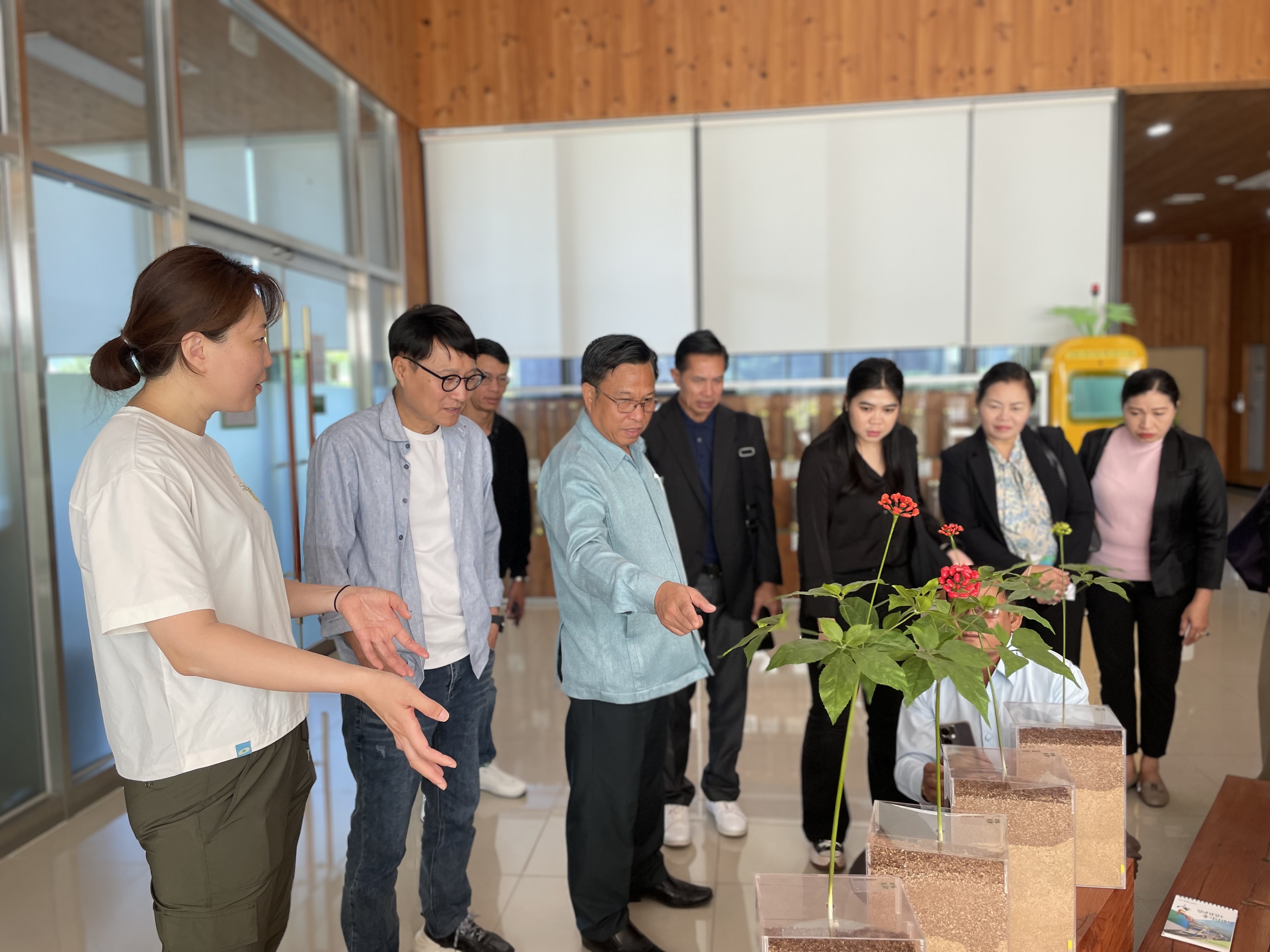 산림약용자원연구소, 라오스 산림 대표단에 산양삼 연구 성과 전파 이미지1